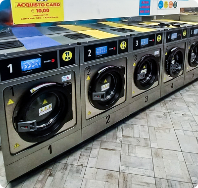 Lavanderia Self service realizzata da Lavatec Parrini srl
